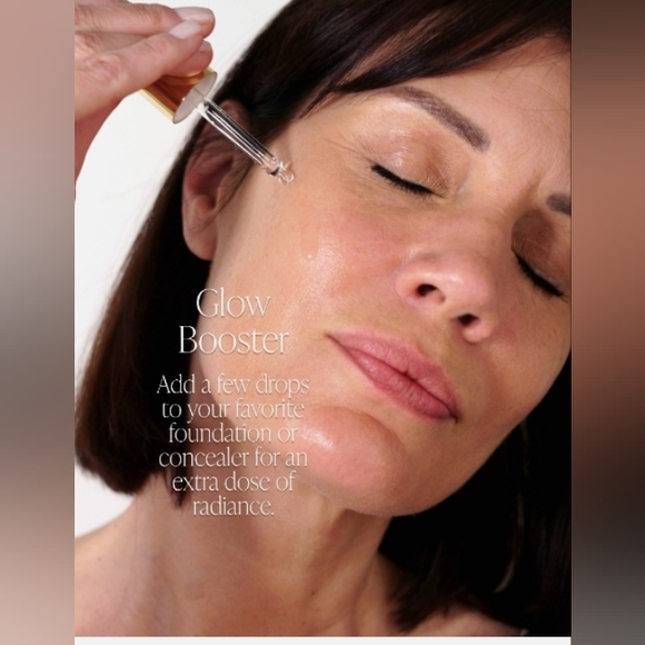 Peony Tea Glow Oil - Picture 3 of 3